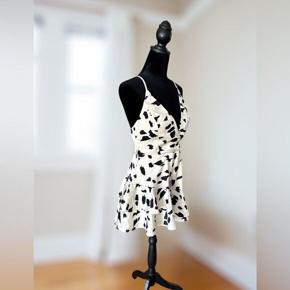 Vici Luxxel Play Dress Romper Size M - Picture 5 of 15